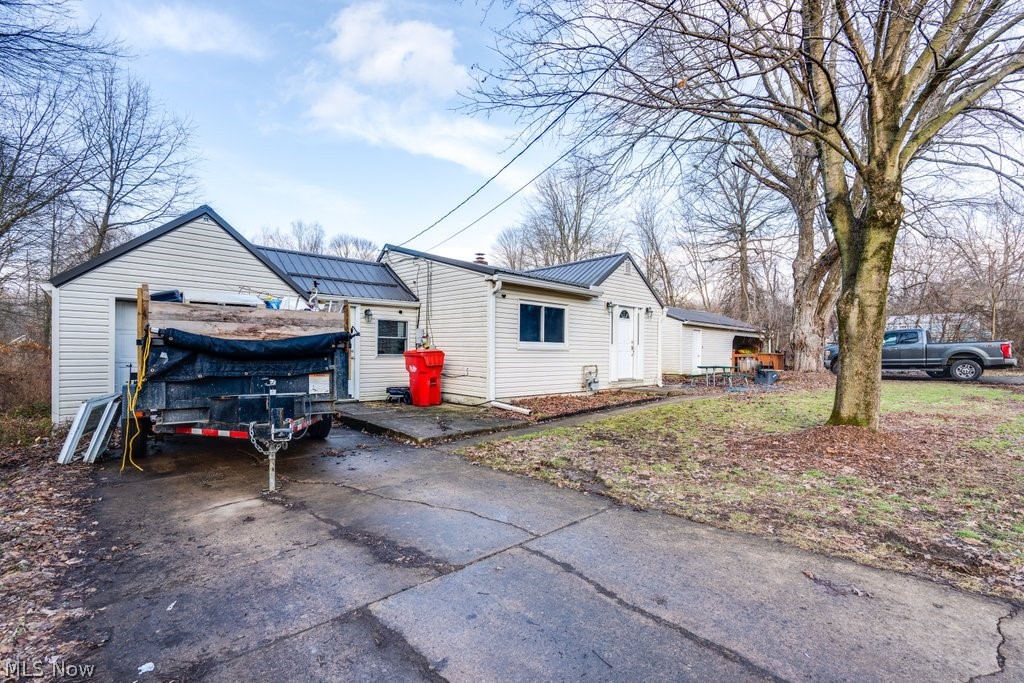 6095 Bell Avenue Hubbard OH 44425