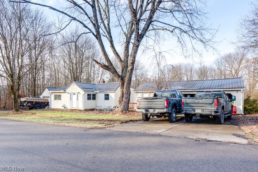6095 Bell Avenue Hubbard OH 44425