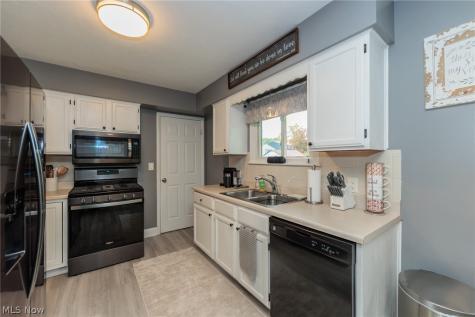 1657 S Carpenter Road Brunswick OH 44212