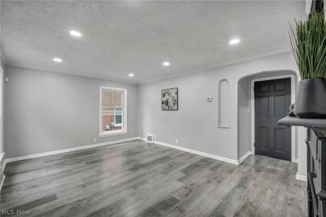 15907 Walden Avenue Cleveland OH 44128