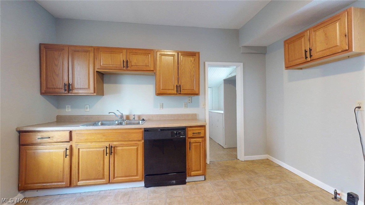 2053 W 95th Street Cleveland OH 44102