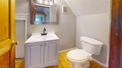 2053 W 95th Street Cleveland OH 44102