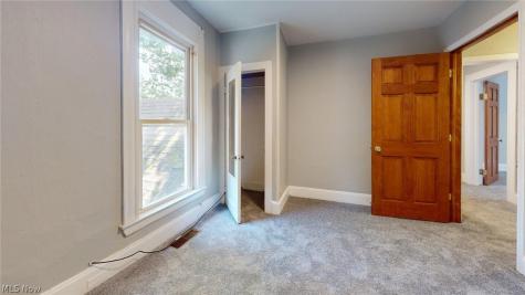 2053 W 95th Street Cleveland OH 44102