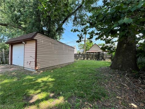 2053 W 95th Street Cleveland OH 44102