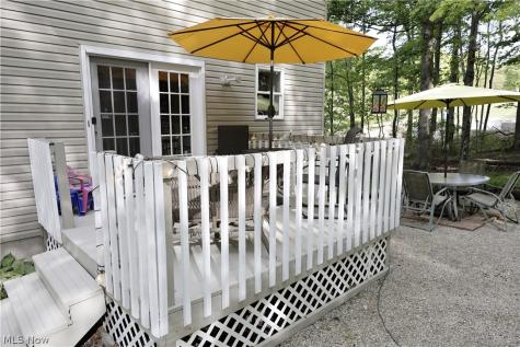 677 Floral Valley E Howard OH 43028