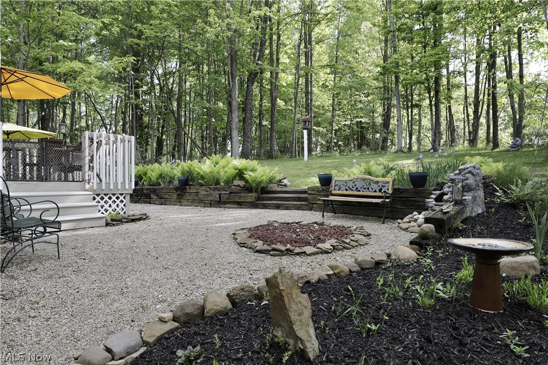 677 Floral Valley E Howard OH 43028