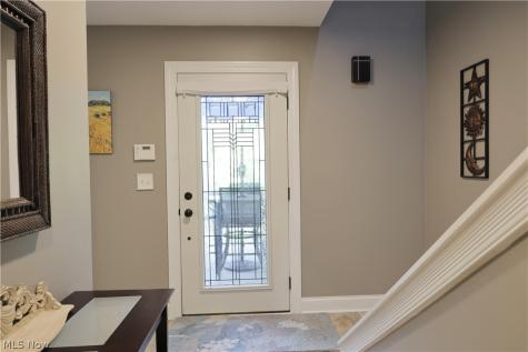 677 Floral Valley E Howard OH 43028