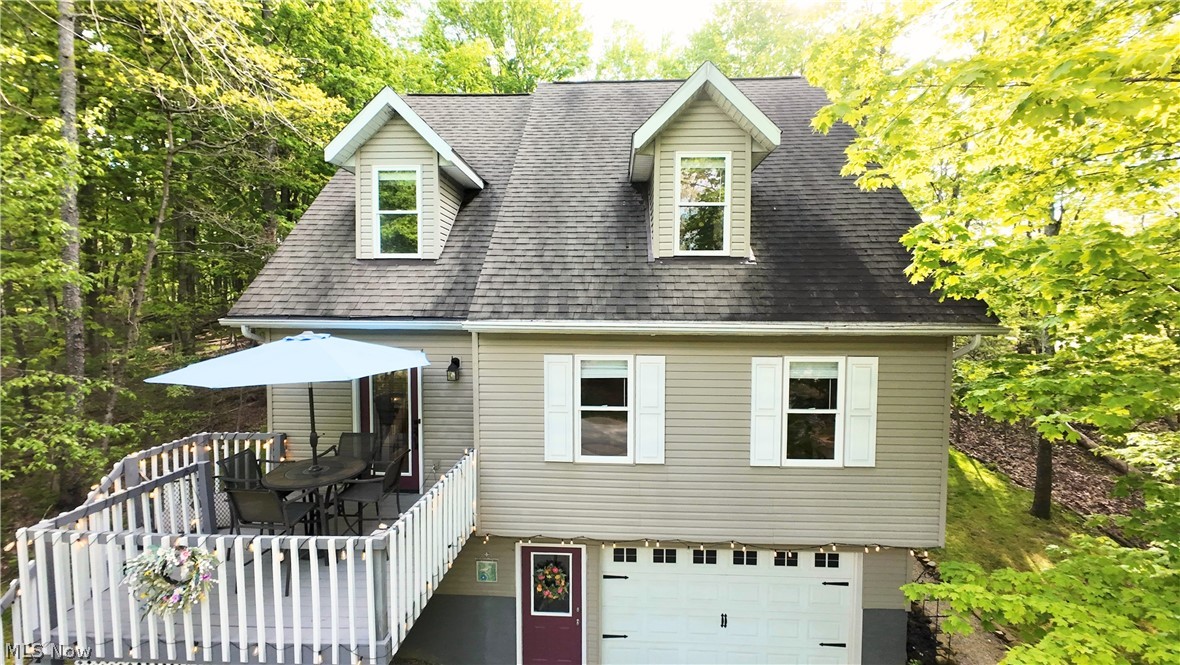 677 Floral Valley E Howard OH 43028