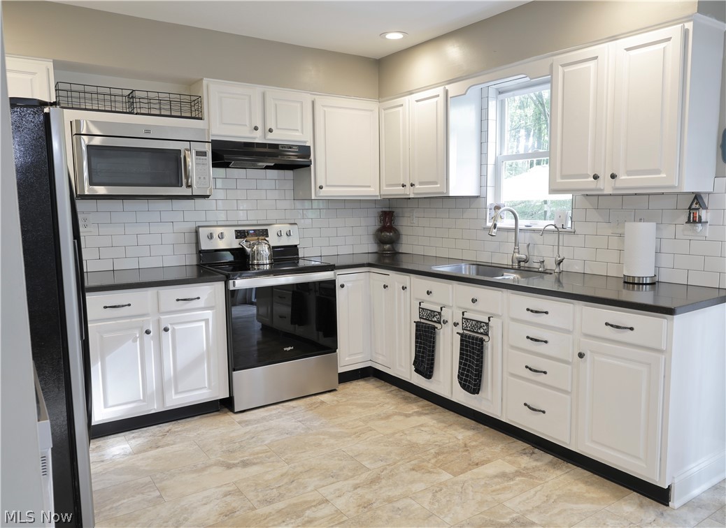 677 Floral Valley E Howard OH 43028