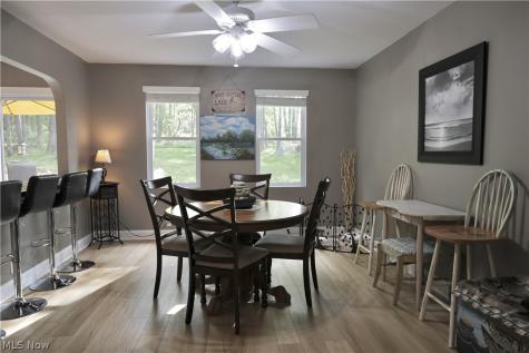 677 Floral Valley E Howard OH 43028