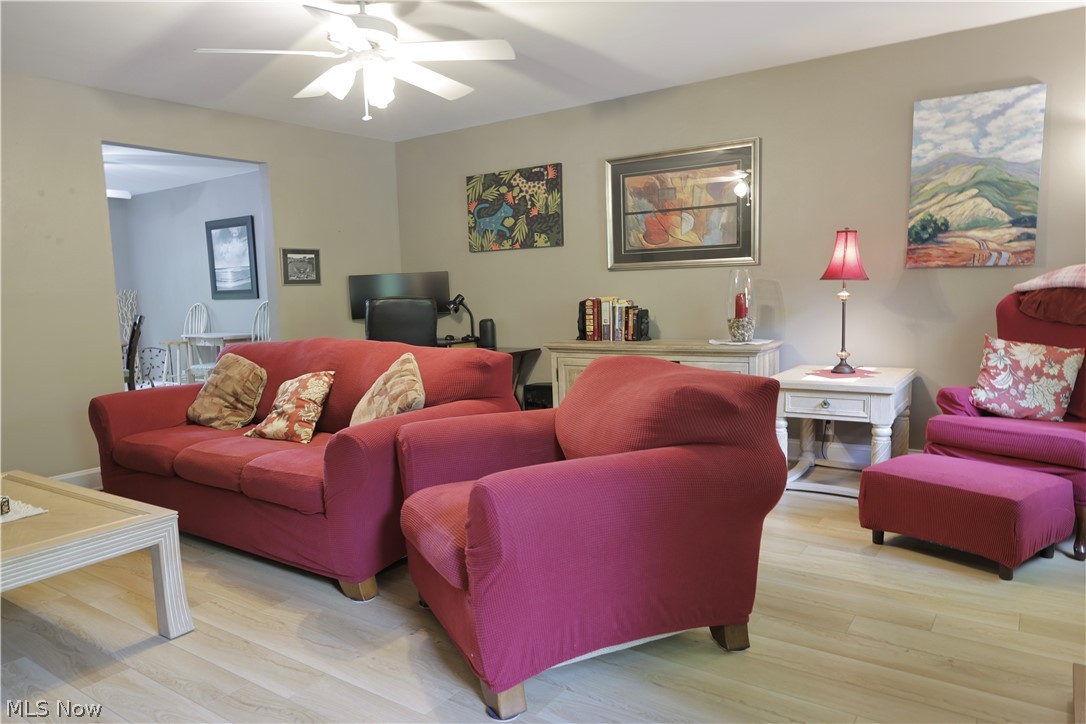 677 Floral Valley E Howard OH 43028