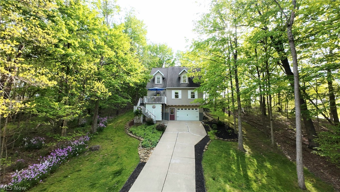 677 Floral Valley E Howard OH 43028