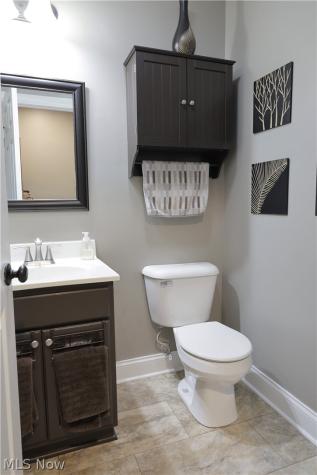 677 Floral Valley E Howard OH 43028