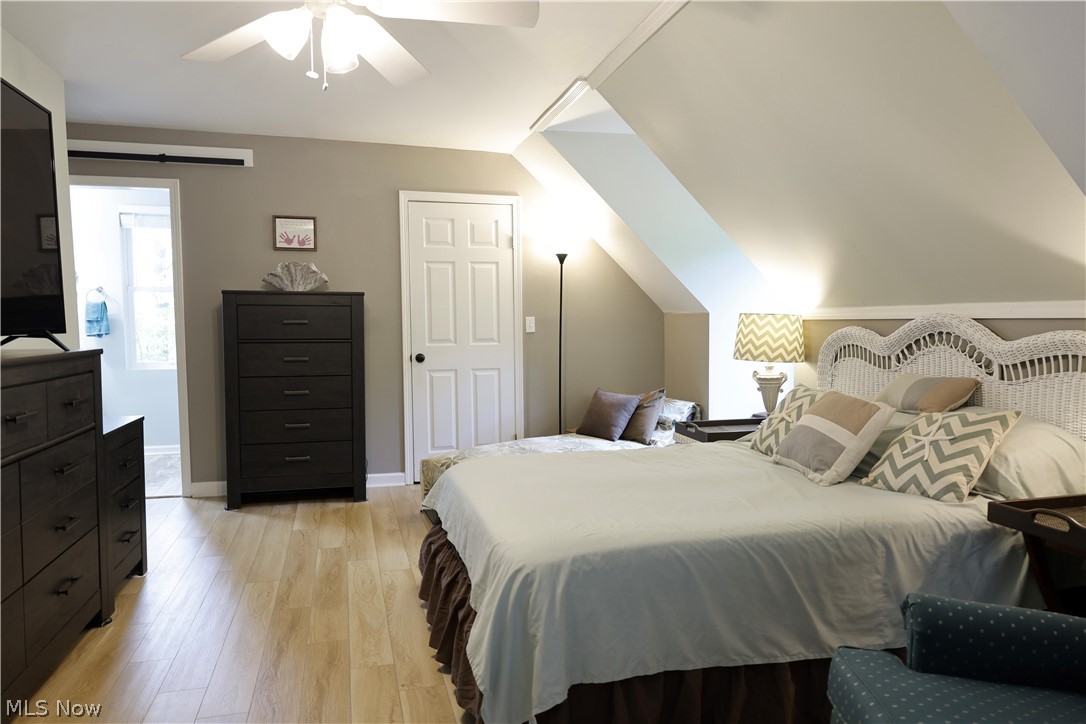 677 Floral Valley E Howard OH 43028