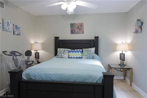 677 Floral Valley E Howard OH 43028
