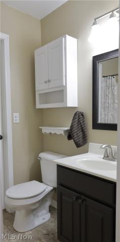677 Floral Valley E Howard OH 43028