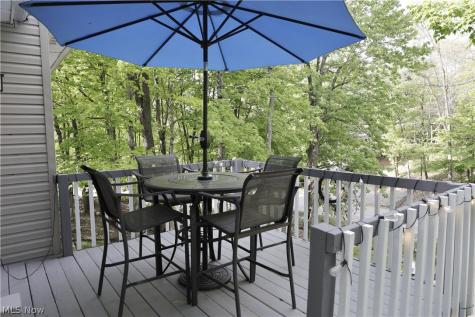 677 Floral Valley E Howard OH 43028