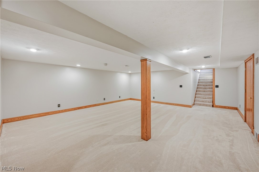 100 Forest Hill Drive Hubbard OH 44425