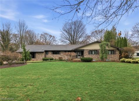 1364 Saint Albans Drive Youngstown OH 44511