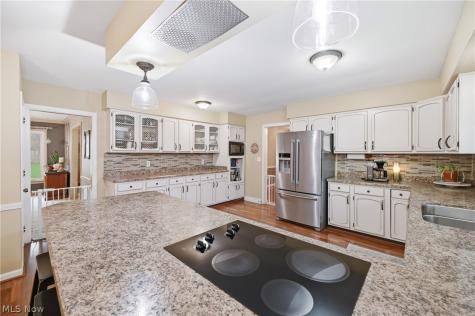 1364 Saint Albans Drive Youngstown OH 44511