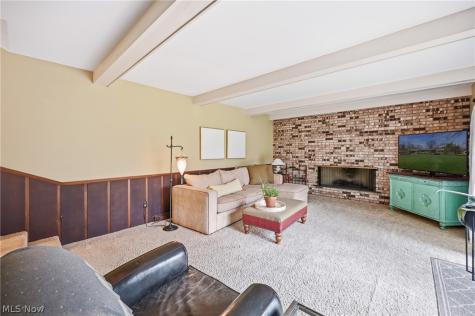 1364 Saint Albans Drive Youngstown OH 44511