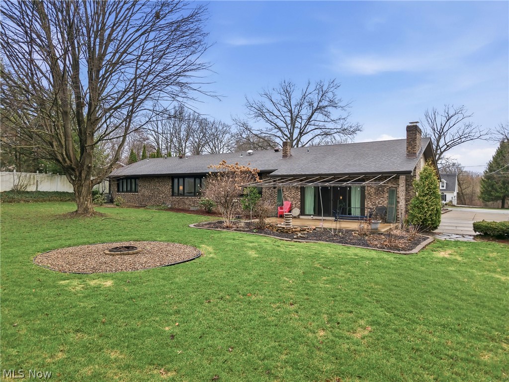 1364 Saint Albans Drive Youngstown OH 44511