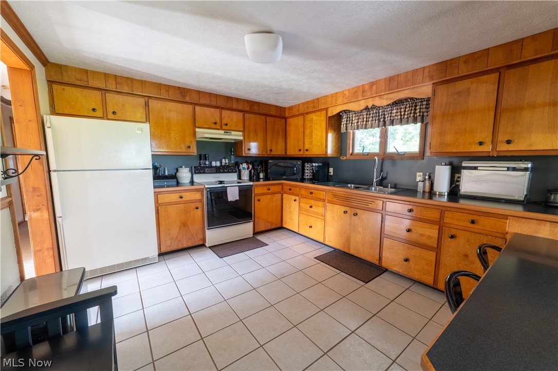 6590 Duck Creek Road Berlin Center OH 44401