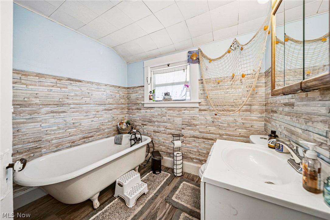 1619 E 48th Street Ashtabula OH 44004