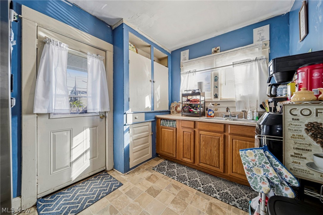 1619 E 48th Street Ashtabula OH 44004