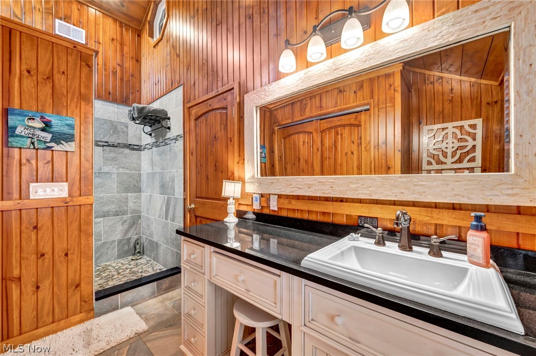 5814 E Poplar Avenue Port Clinton OH 43452