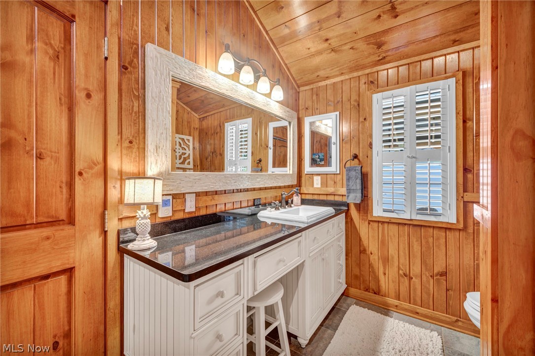 5814 E Poplar Avenue Port Clinton OH 43452