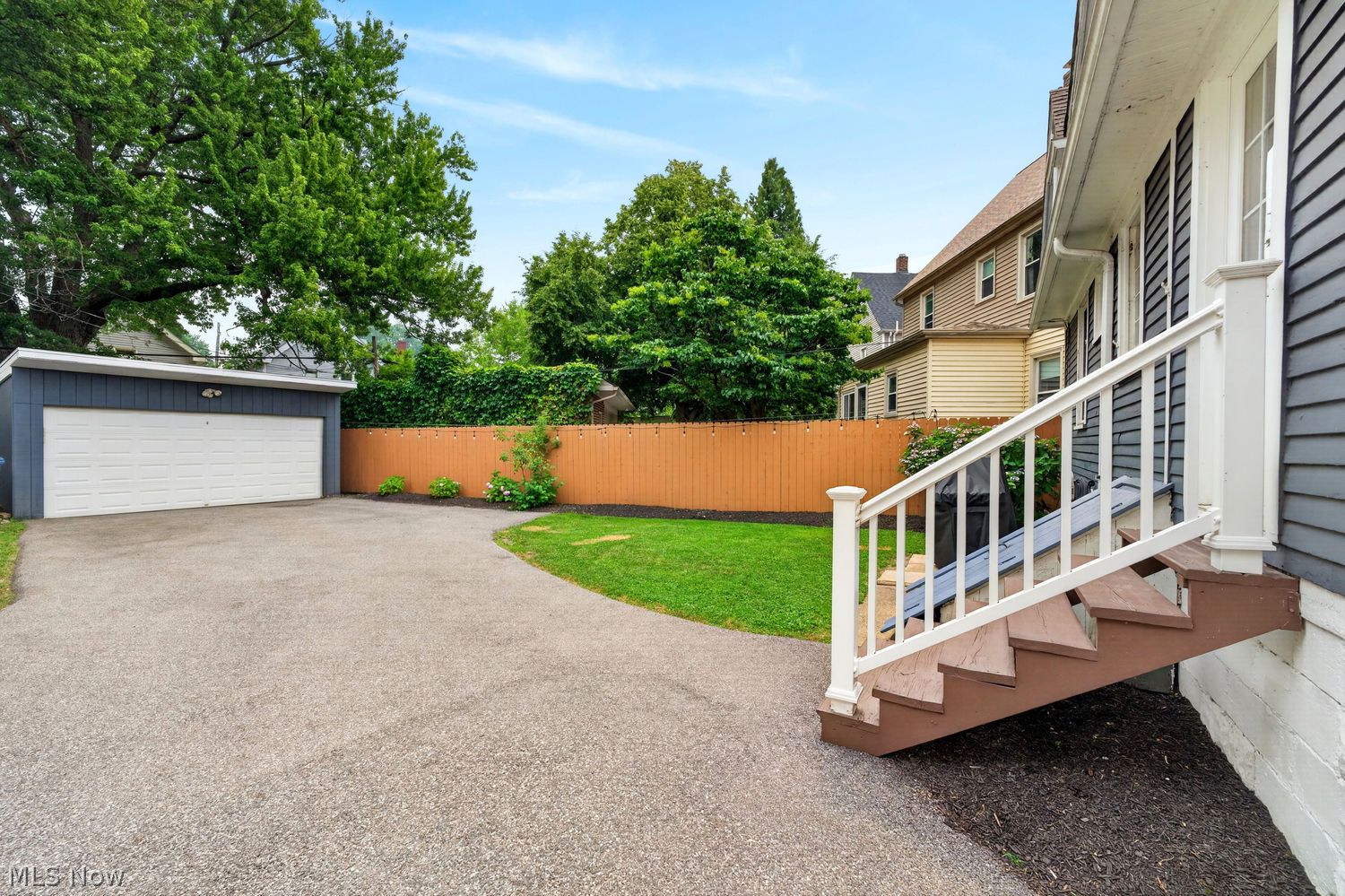 1319 Edanola Avenue Lakewood OH 44107