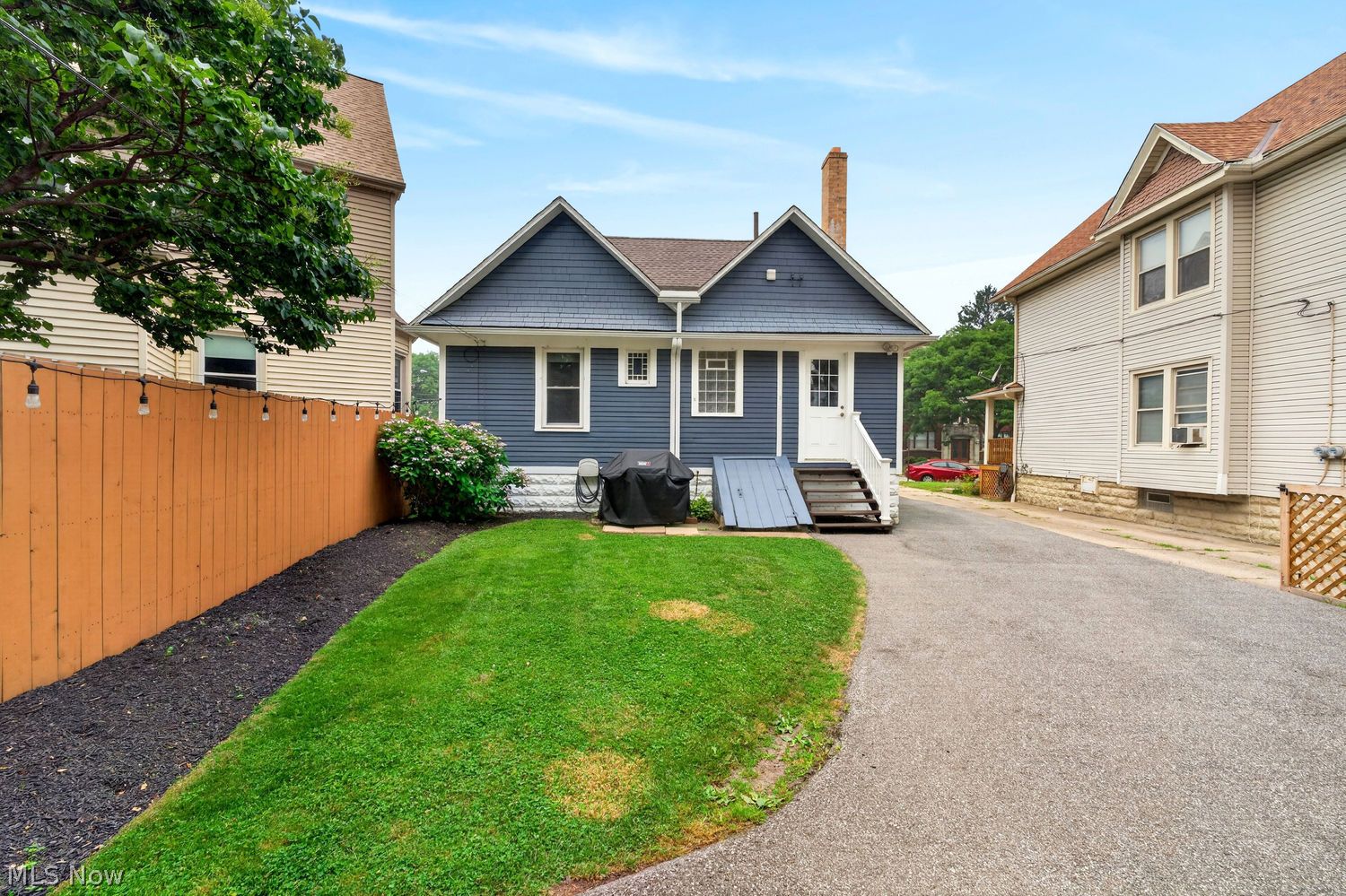 1319 Edanola Avenue Lakewood OH 44107