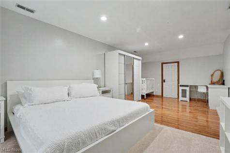 1295 Connecticut Woods Drive Hudson OH 44236