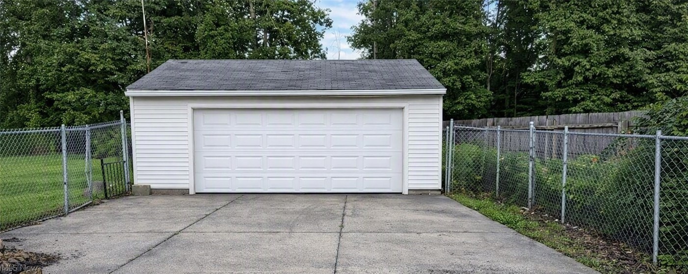2426 Montgomery Avenue NW Warren OH 44485