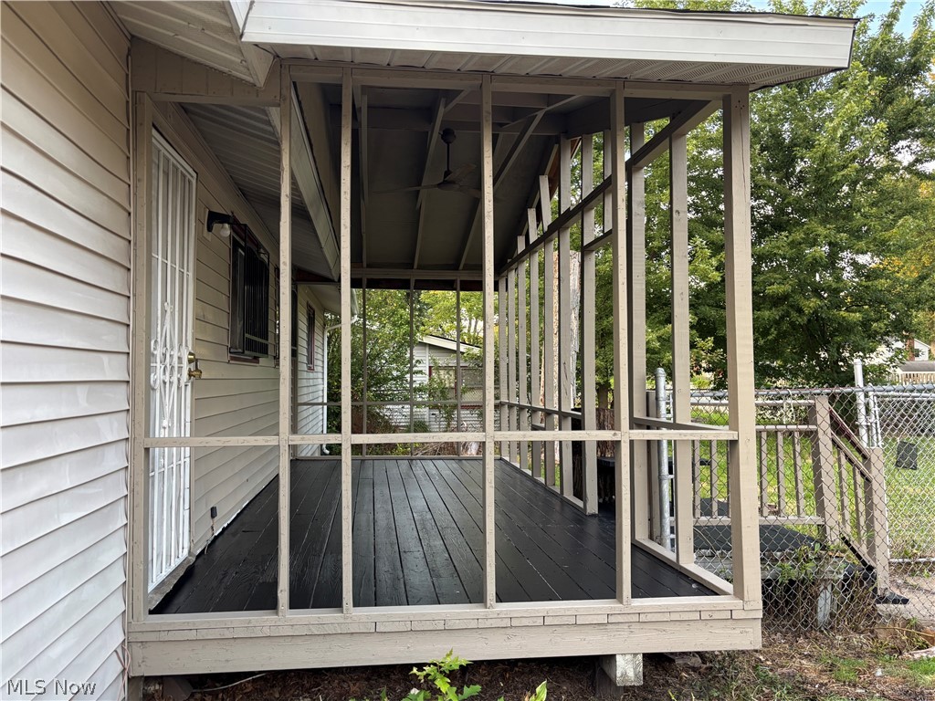 2426 Montgomery Avenue NW Warren OH 44485