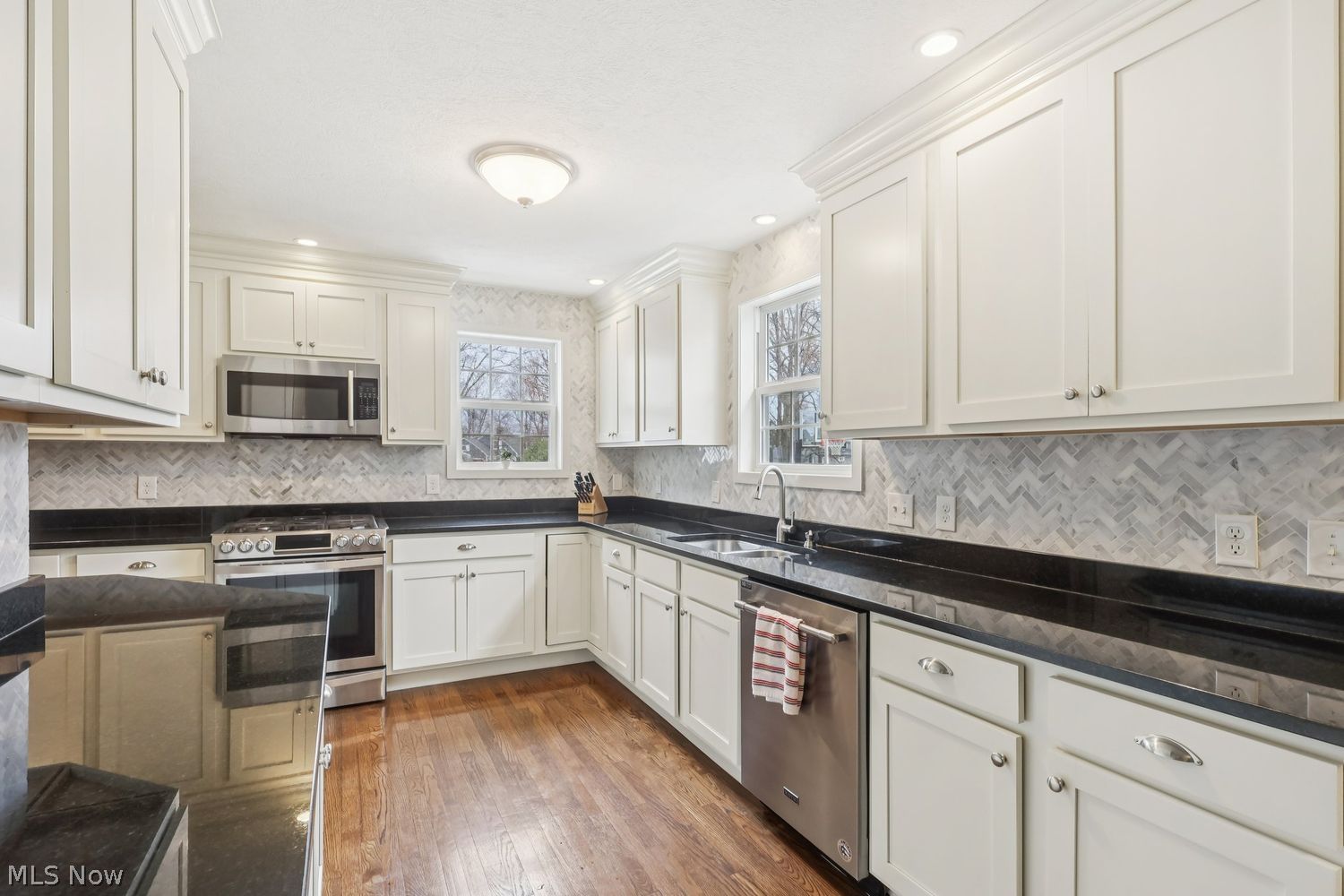 128 Harvey Parkway Avon Lake OH 44012