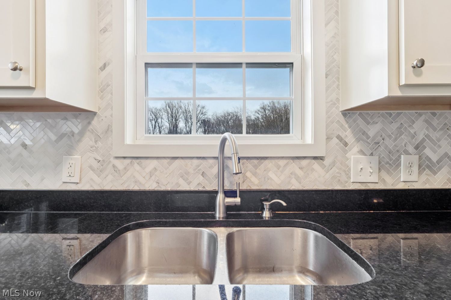 128 Harvey Parkway Avon Lake OH 44012