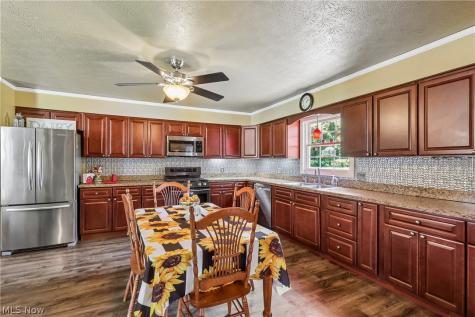 6109 N Oval Road Clinton OH 44216