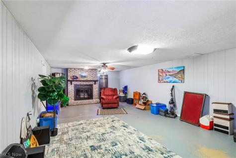 6109 N Oval Road Clinton OH 44216