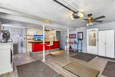6109 N Oval Road Clinton OH 44216