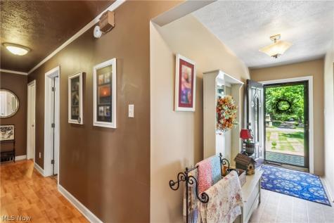 6109 N Oval Road Clinton OH 44216