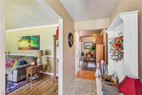 6109 N Oval Road Clinton OH 44216
