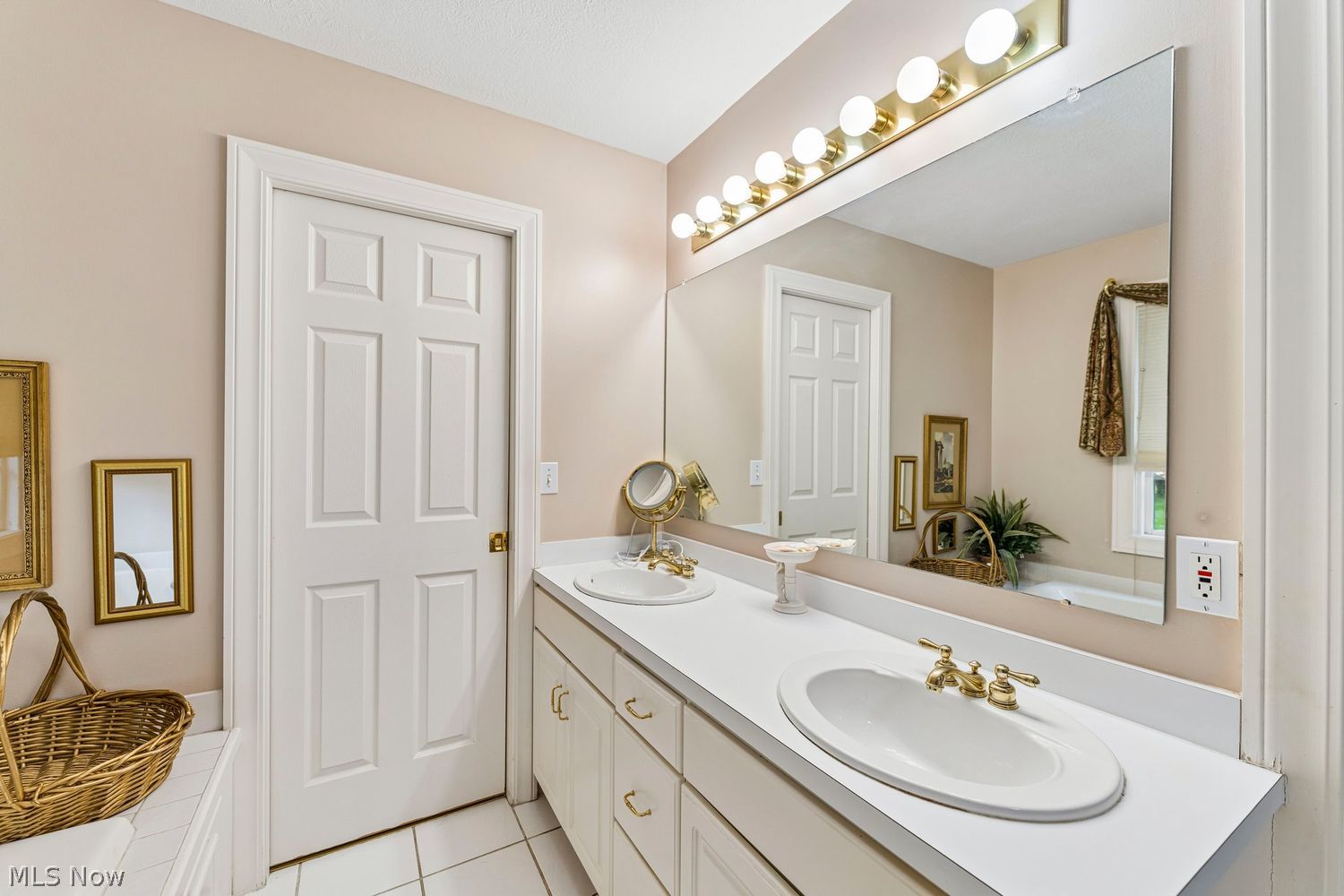 8868 Michaels Lane Broadview Heights OH 44147
