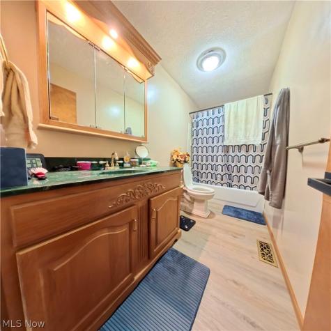 112 Berry Lane Marietta OH 45750