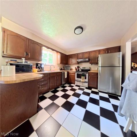 112 Berry Lane Marietta OH 45750