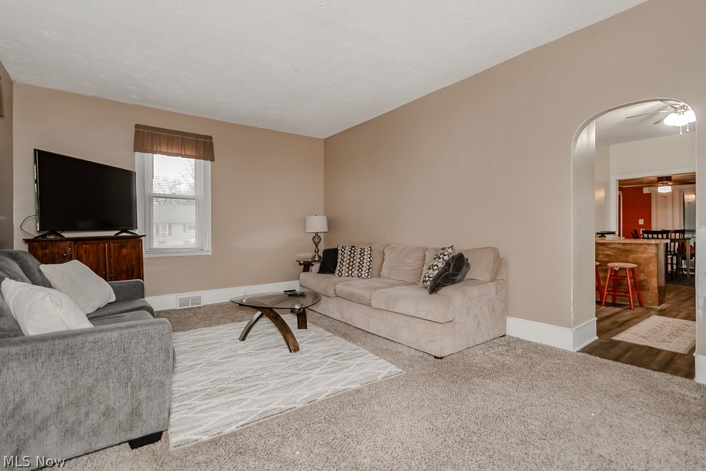107 North Avenue W Geneva OH 44041
