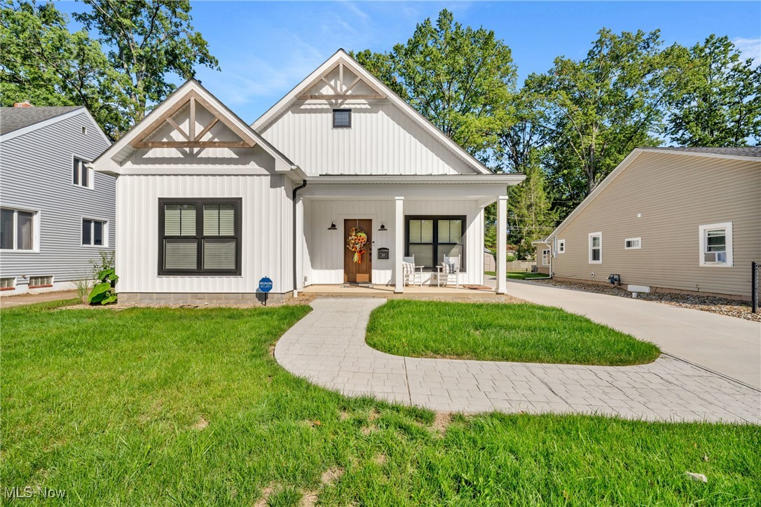 205 Sunset Road Avon Lake OH 44012