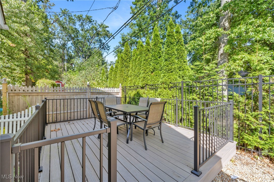 205 Sunset Road Avon Lake OH 44012