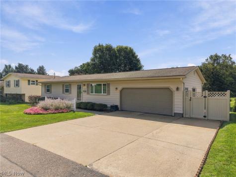 1805 Woodruff Avenue NW Massillon OH 44647